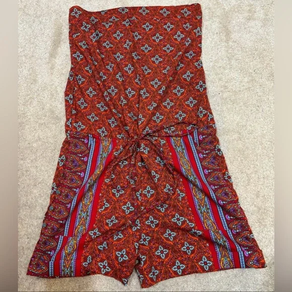Red patterned romper - Picture 1 of 2
